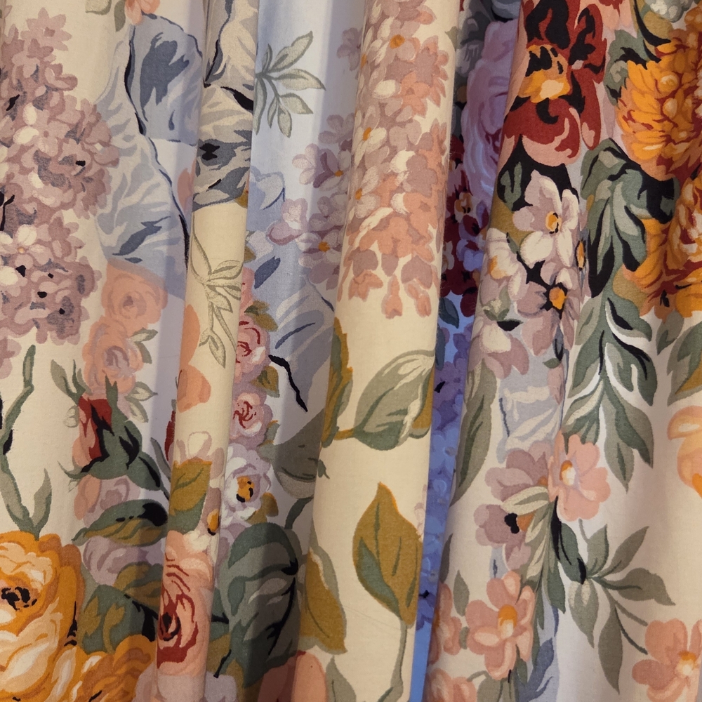Ralph Lauren "Allison" Floral Duvet and Curtains in Pink, Blue, Yellow - Picture 4 of 7
